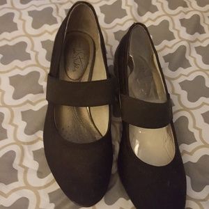 Life Stride flex jubilant libra wedge